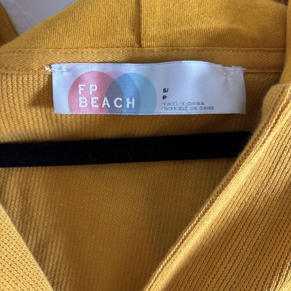 Free People FP Beach Sweater Womens Small Yellow Hooded Button Cardigan Pockets - Picture 3 of 5